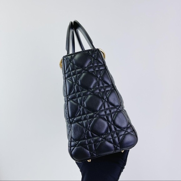 Medium black lambskin lady Dior bag - Picture 6 of 6